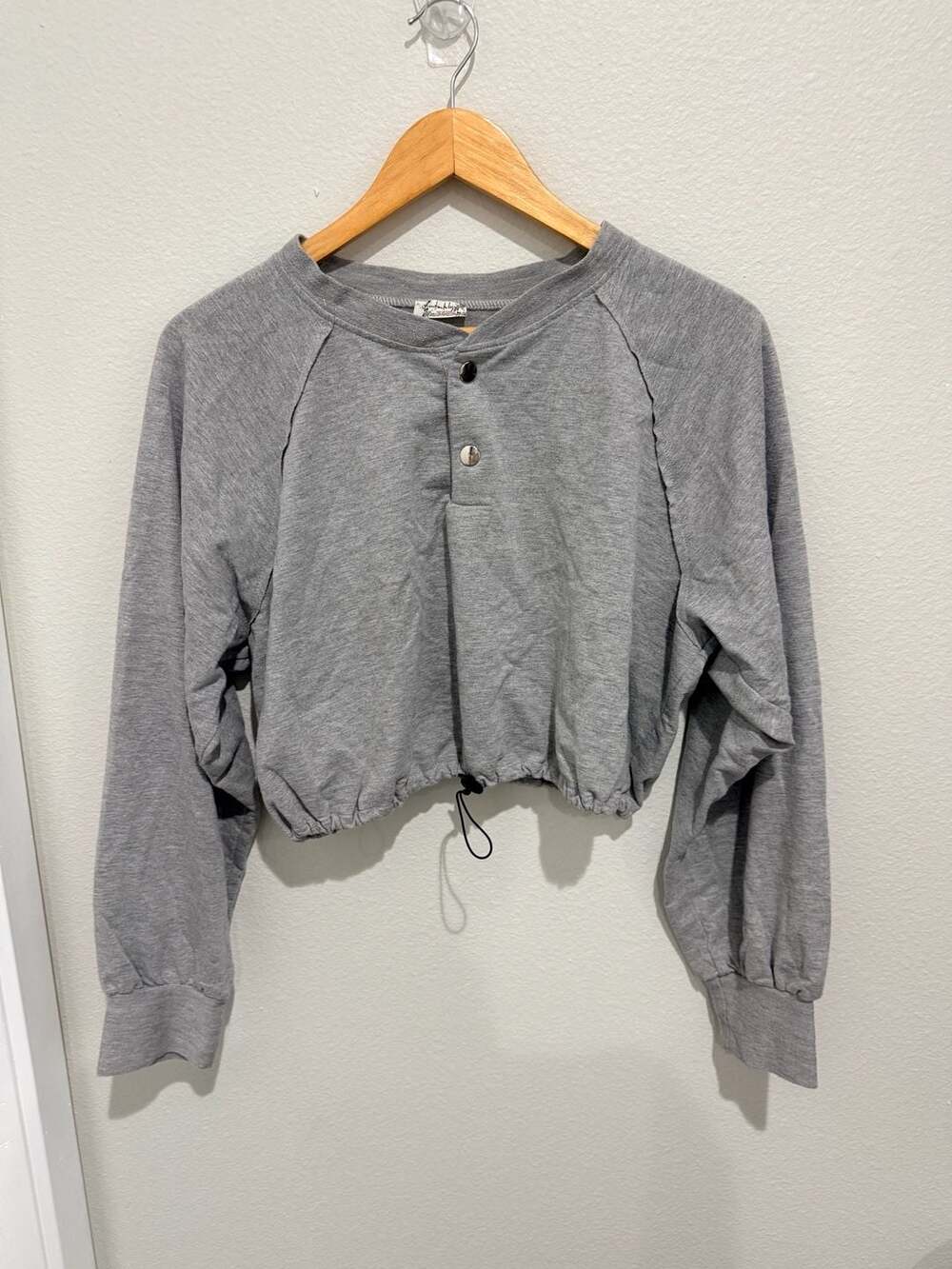 Intimately Free People Henley Sweatshirt Size M Gray Crop Top
